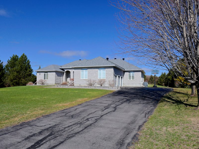 1611 Landel Drive, Marchvale Estates, Kanata North - bungalow for sale