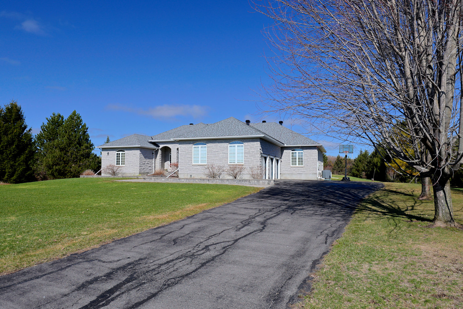 1611 Landel Drive, Marchvale Estates, Kanata North - bungalow for sale