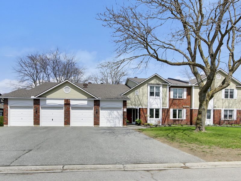 3B Harness Lanes, Bridlewood, Kanata - 2 bedroom, 2 bath on main level, condo for sale