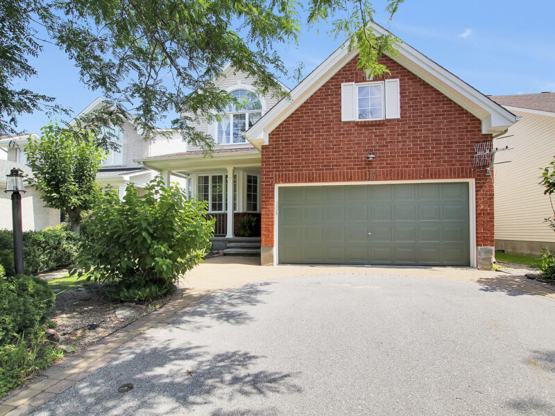 12 Mattawa Crescent, Bridlewood, Kanata - house for sale