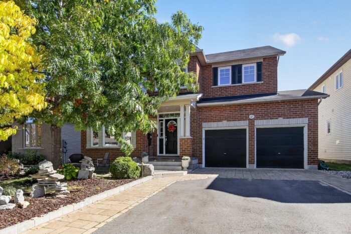 127 Coyote Crescent, Deer Run, Stittsville, house for sale with pool