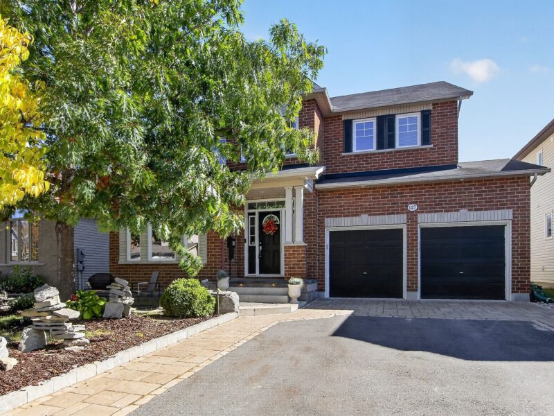 127 Coyote Crescent, Deer Run, Stittsville, house for sale with pool