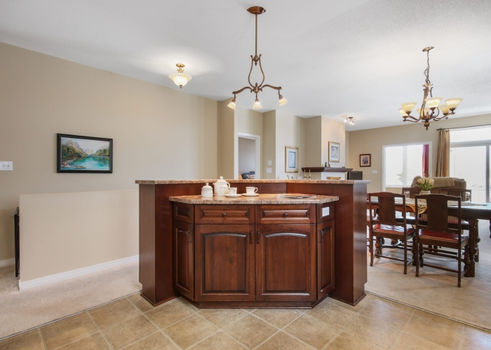 Sold Grant, Kanata Joan Smith