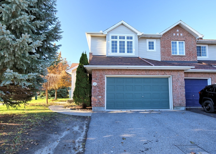 Village Green, Kanata Joan Smith