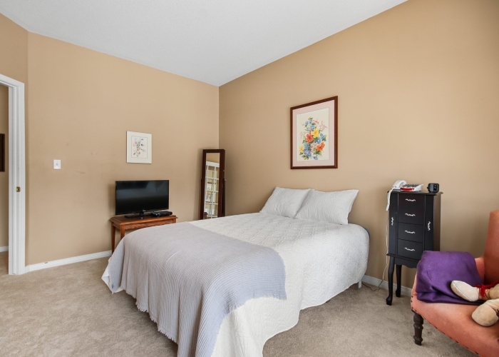 Sold Grant, Kanata Joan Smith