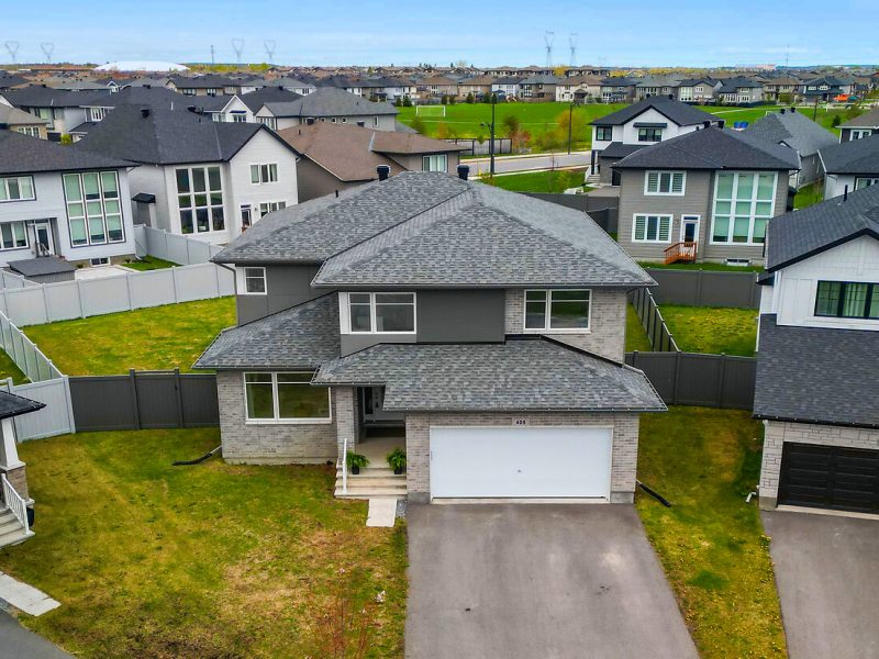 408 Gidran Circle, Blackstone, Stittsville - home for sale with huge fenced yard
