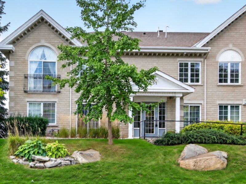 2A-51 Robson Court, Kanata Lakes - one level condo apartment for sale